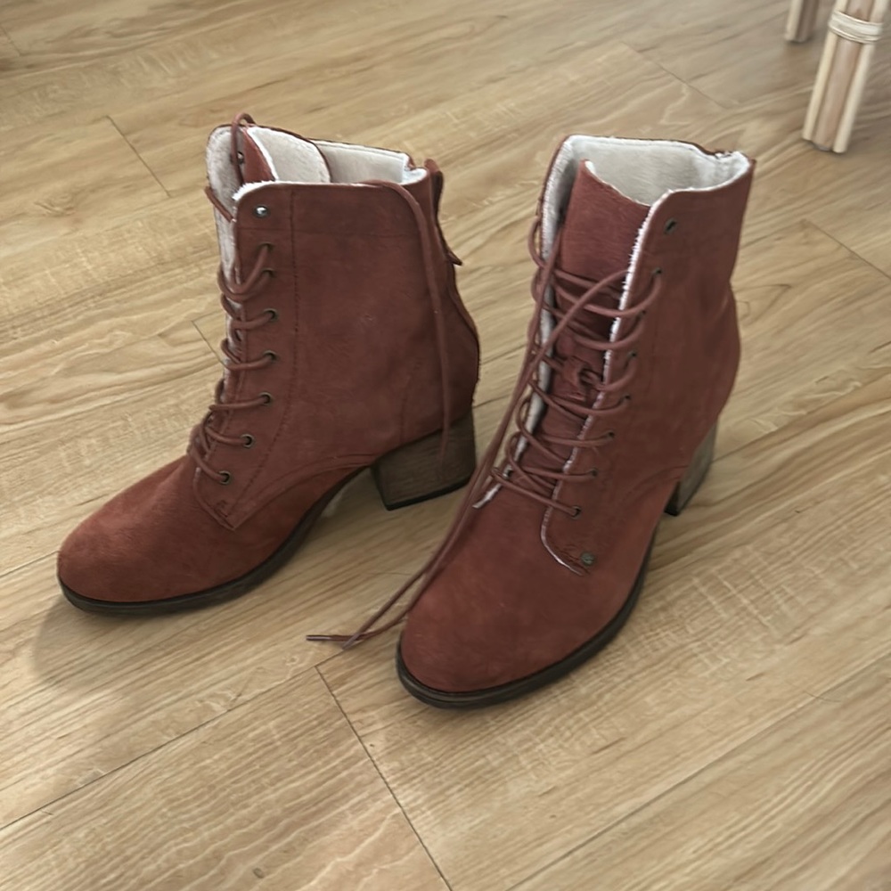 Bearpaw booties with Sherpa lining